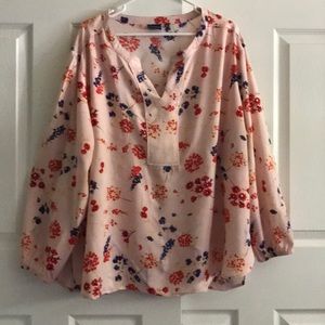Northcrest pink floral top with curved shirttails